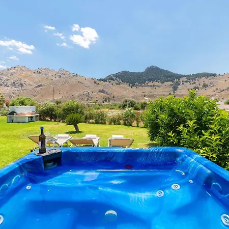 Schoenes Haus In Kolympia Mit Privatem Parkplatz Holiday home *